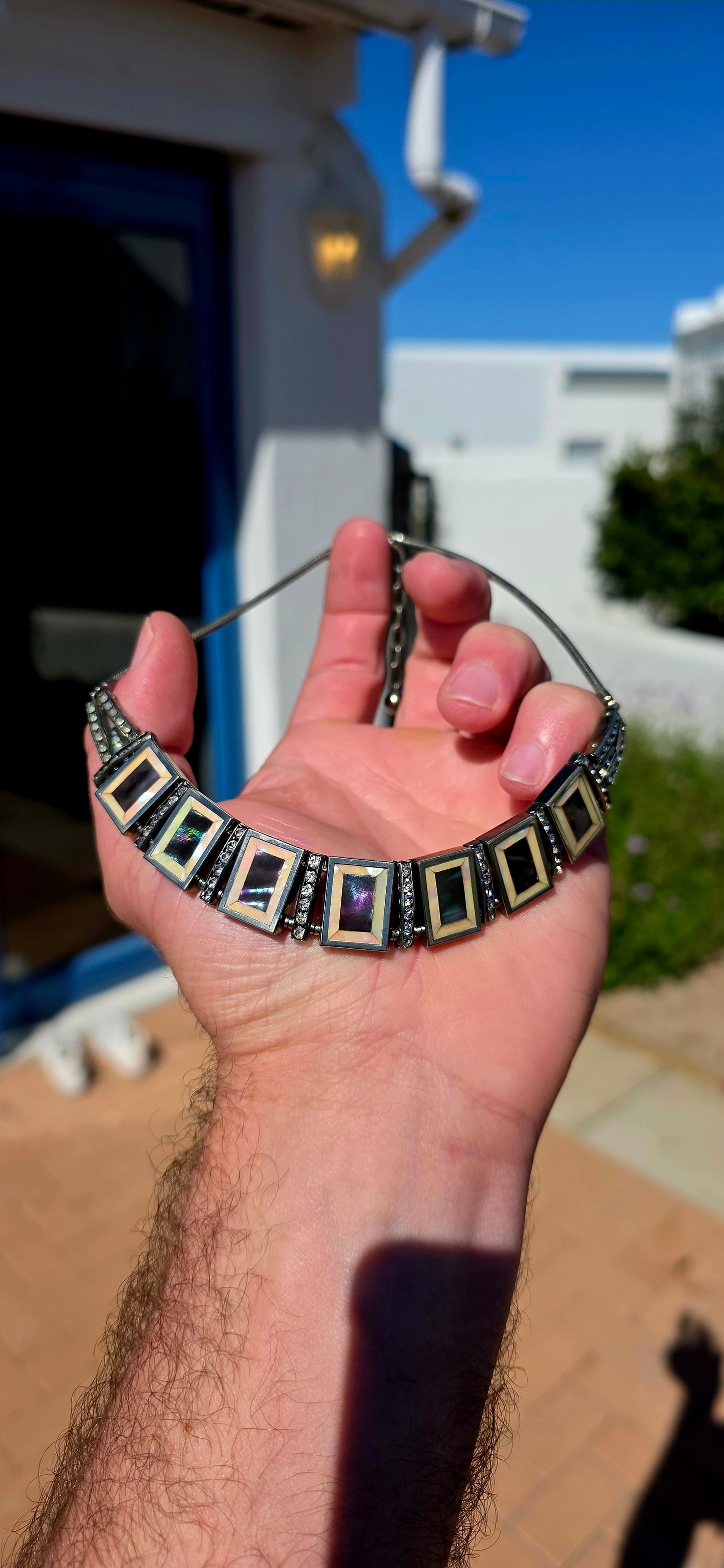 Now THIS is pure Art Deco glamour! An absolutely fabulous and increasingly difficult-to-find circa 1930s costume jewellery suite, consisting of a dramatic geometric panel collar necklace together with its matching clip-on earrings.