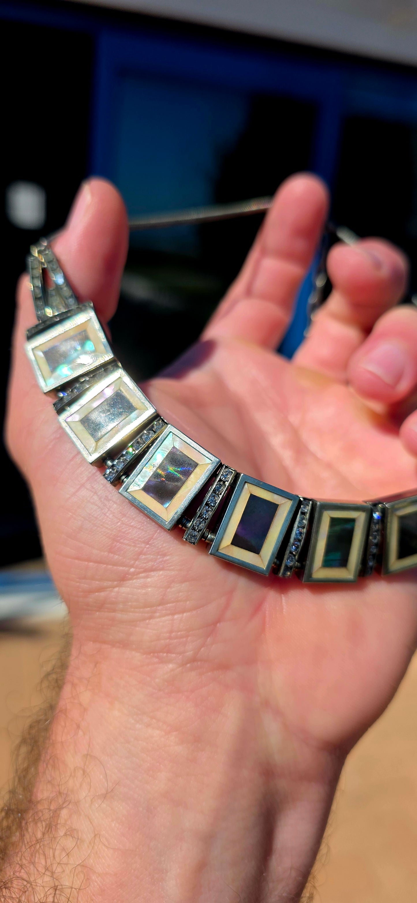 Now THIS is pure Art Deco glamour! An absolutely fabulous and increasingly difficult-to-find circa 1930s costume jewellery suite, consisting of a dramatic geometric panel collar necklace together with its matching clip-on earrings.