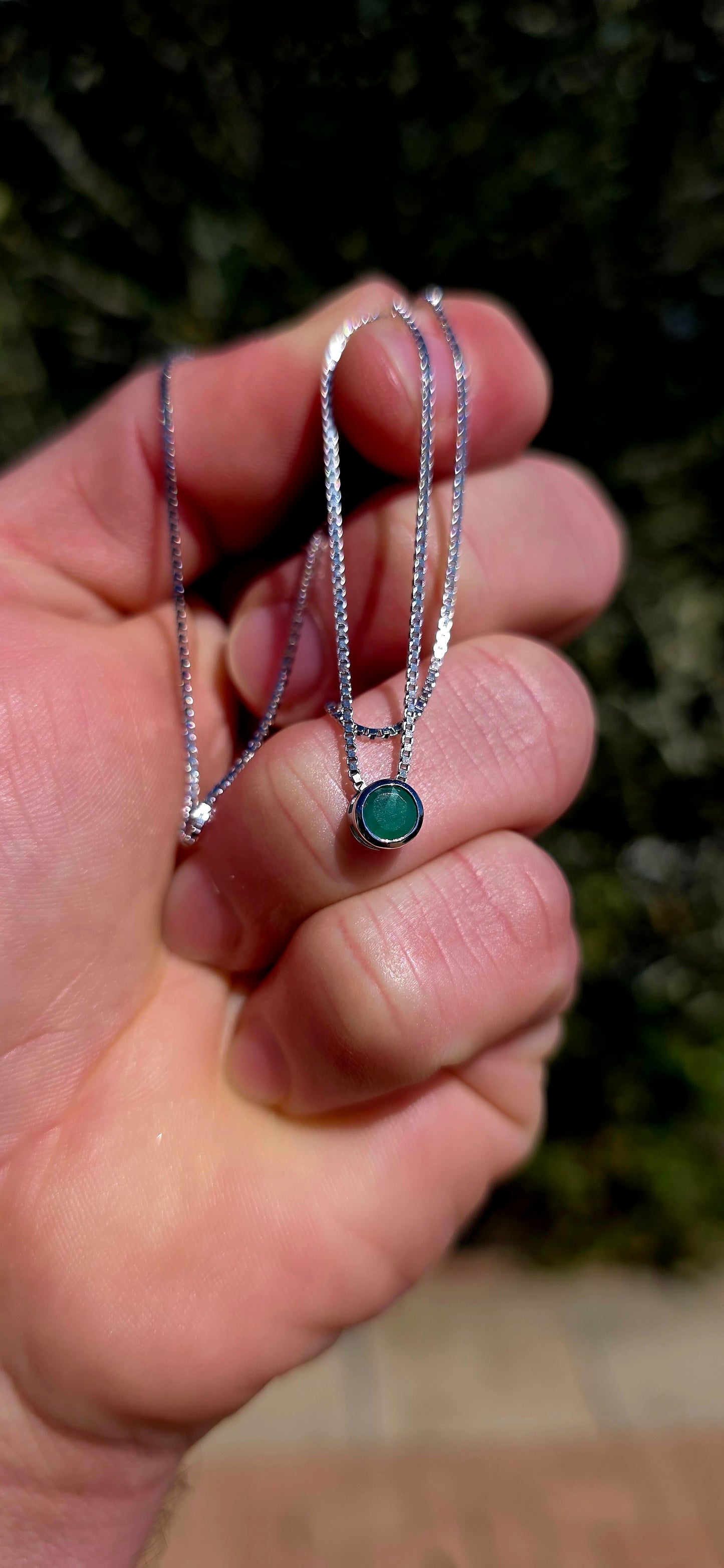 Minimalistic and beautifully UNISEX! This sterling silver necklace proves that sometimes the simplest jewels make the biggest impact!