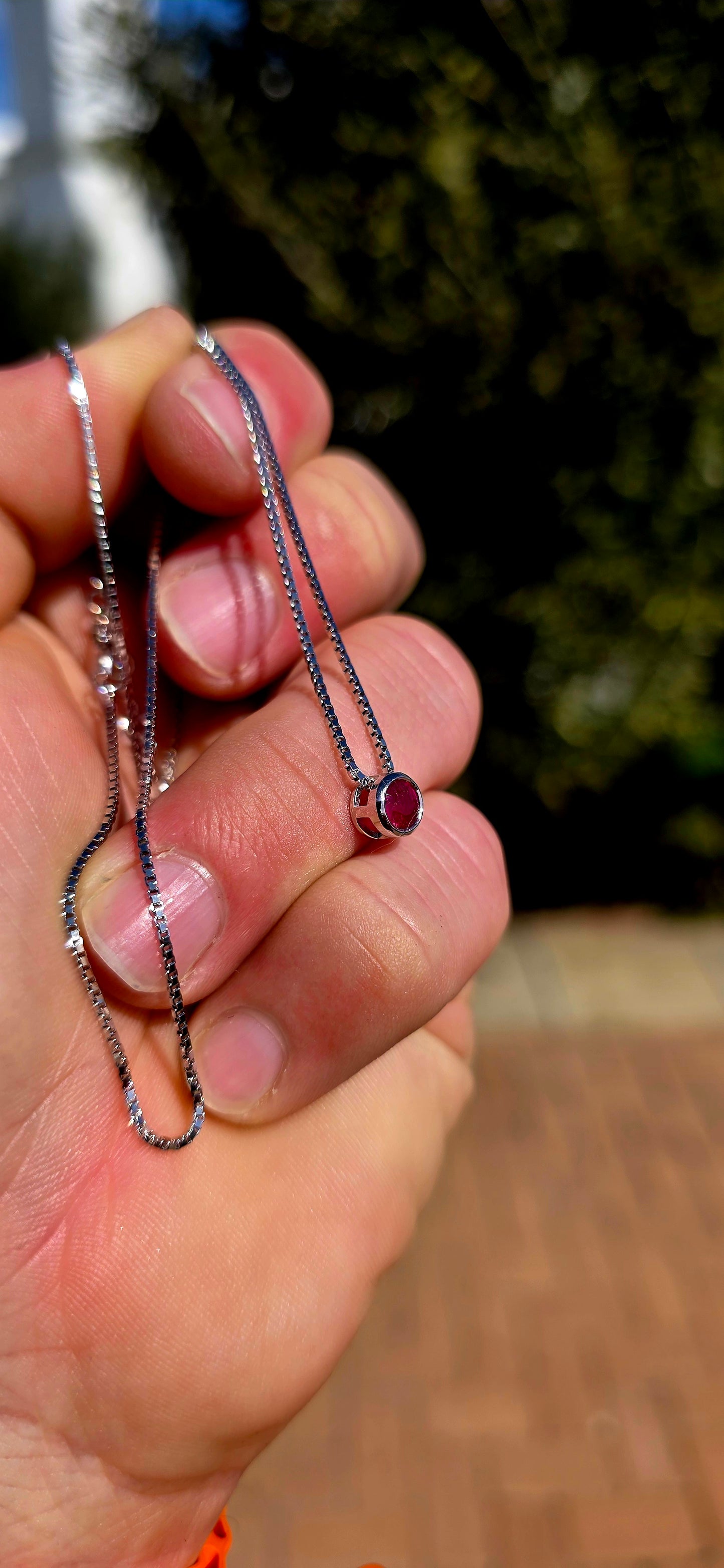 Minimalistic and beautifully UNISEX — this sterling silver necklace proves that sometimes one fabulous gemstone is all you need!