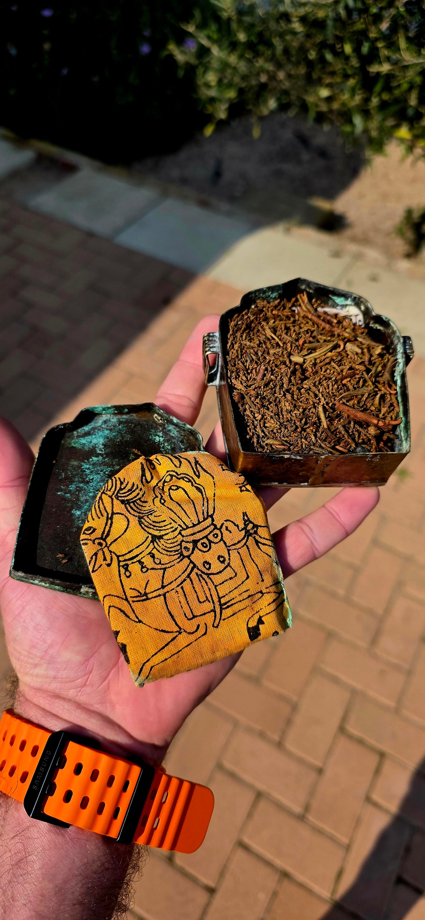Now THIS is a special find! Dating to approximately the late 19th / early 20th century, c.1880–1910, this wonderful antique Tibetan Ga’u (Gau) portable prayer box / reliquary shrine is beautifully handcrafted from silver and copper.