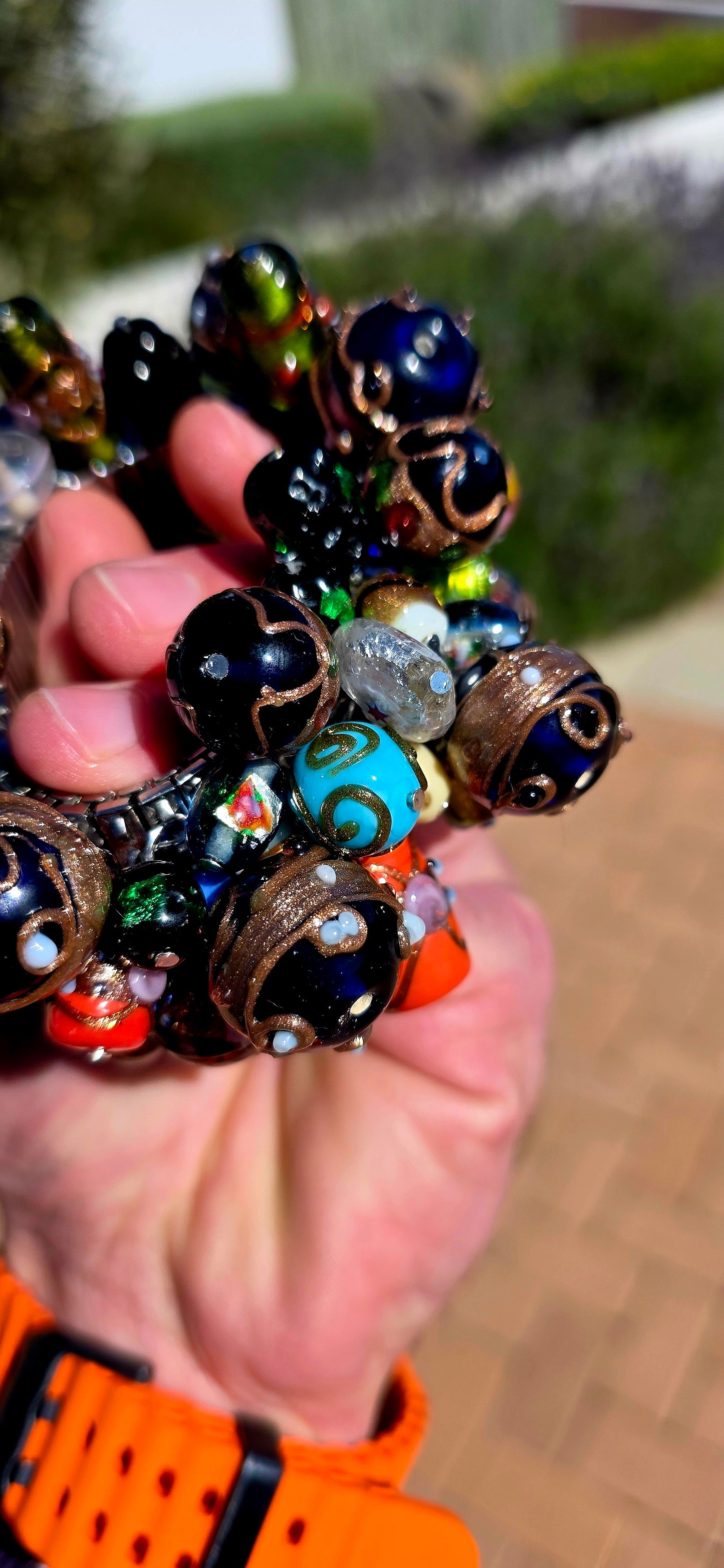Now THIS is a bracelet that knows how to make an entrance!  An absolutely fabulous vintage cha-cha bracelet, gloriously chunky, colourful and packed with one of the most beautiful collections of Venetian/Murano-style art glass beads I’ve seen in a while.