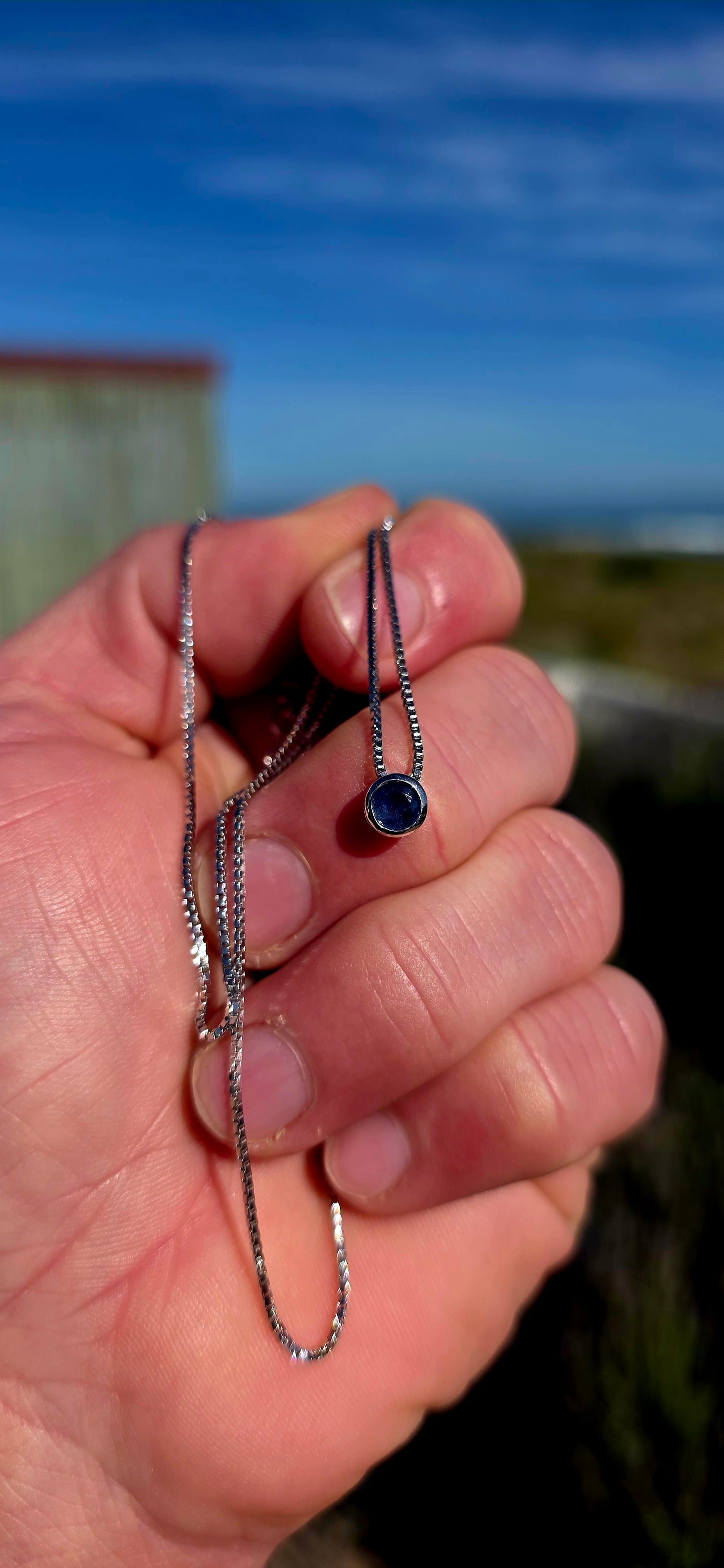 Minimalistic and beautifully UNISEX — this sterling silver necklace proves that sometimes one fabulous gemstone is all you need!