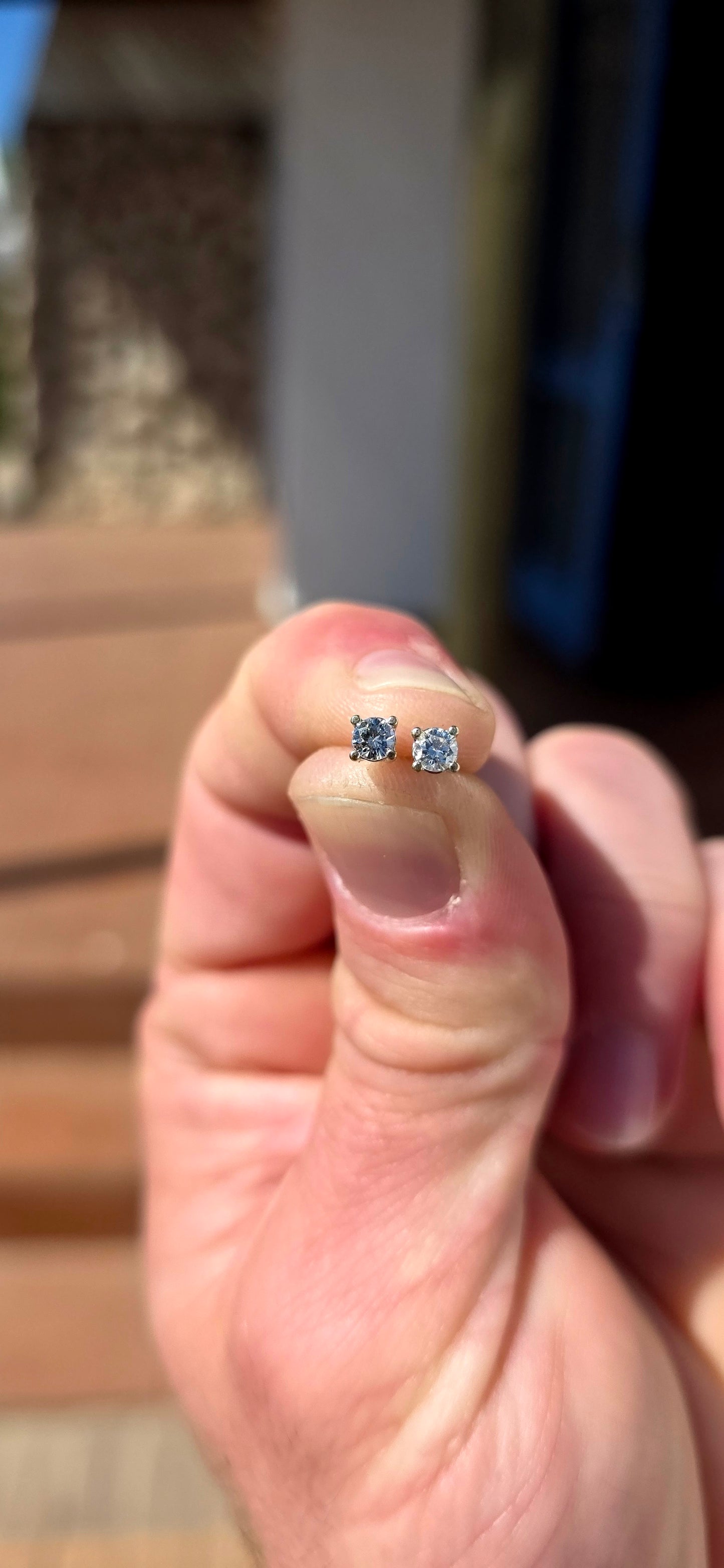 You simply cannot beat the classics! A timeless pair of UNISEX diamond solitaire stud earrings, beautifully crafted in solid 18ct white gold and designed to be worn for a lifetime.
