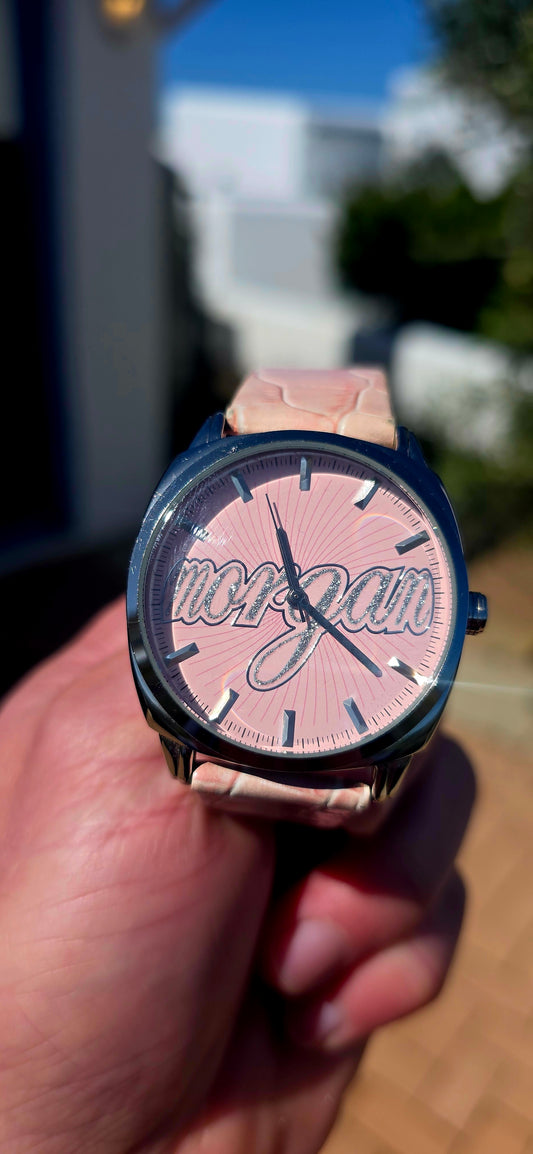 Ohhh this is wonderfully Y2K! A fabulous ladies’ designer quartz watch by French fashion label Morgan de Toi, combining a wonderfully feminine candyfloss-pink palette with a bold oversized dial.