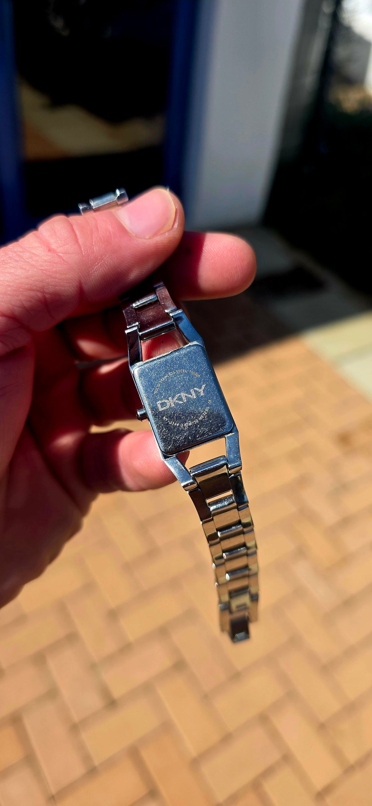 Sleek, sophisticated and wonderfully wearable — a classic ladies’ designer quartz watch by DKNY (Donna Karan New York), with that clean metropolitan styling the brand is so well known for.