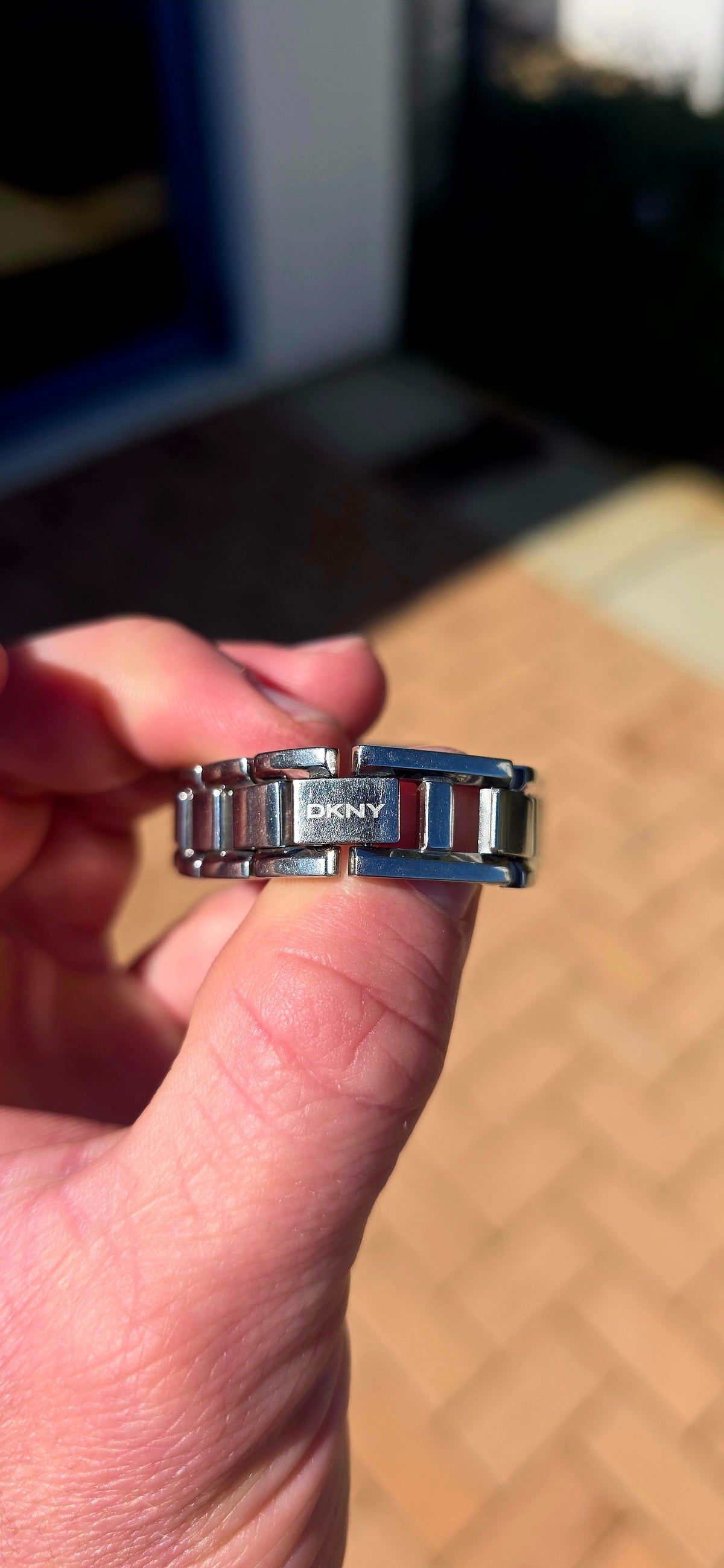 Sleek, sophisticated and wonderfully wearable — a classic ladies’ designer quartz watch by DKNY (Donna Karan New York), with that clean metropolitan styling the brand is so well known for.
