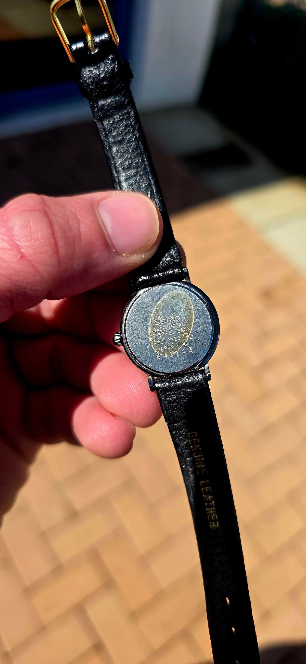 Such a fabulous piece of 1980s Seiko! Dating to circa 1986, this elegant ladies’ quartz watch has that wonderfully understated Japanese vintage styling that has become increasingly collectible.