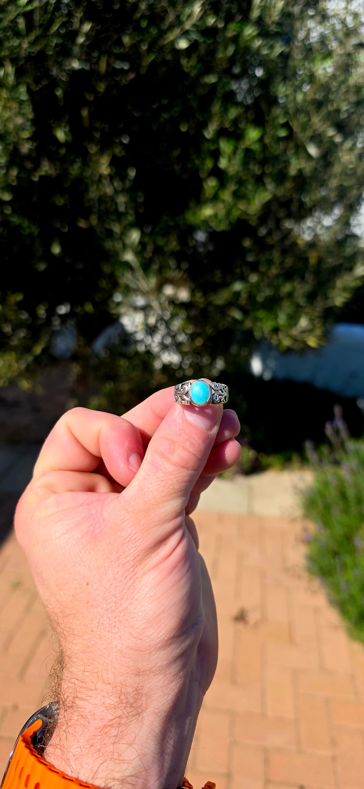 A fabulous Sterling Silver & Turquoise Ring, centred with a gorgeous oval turquoise cabochon in the most dreamy blue colour.