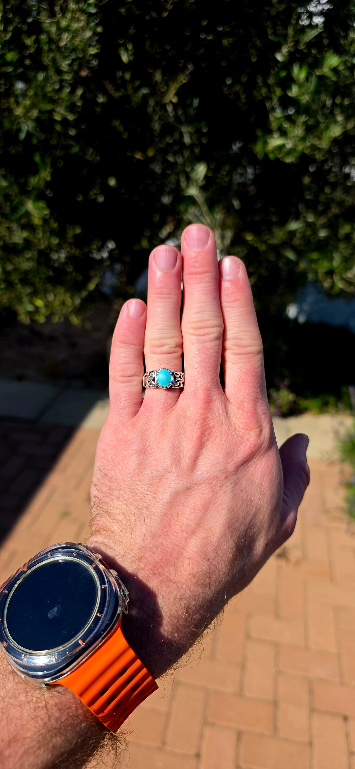 A fabulous Sterling Silver & Turquoise Ring, centred with a gorgeous oval turquoise cabochon in the most dreamy blue colour.