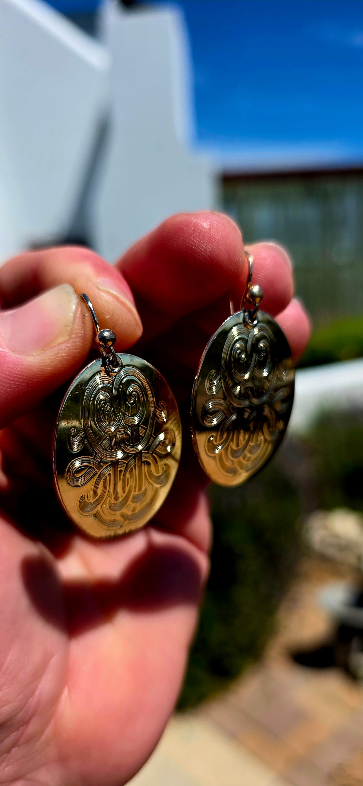 A stunning pair of vintage French designer costume earrings by Gas Bijoux, from the brand’s earlier creations!