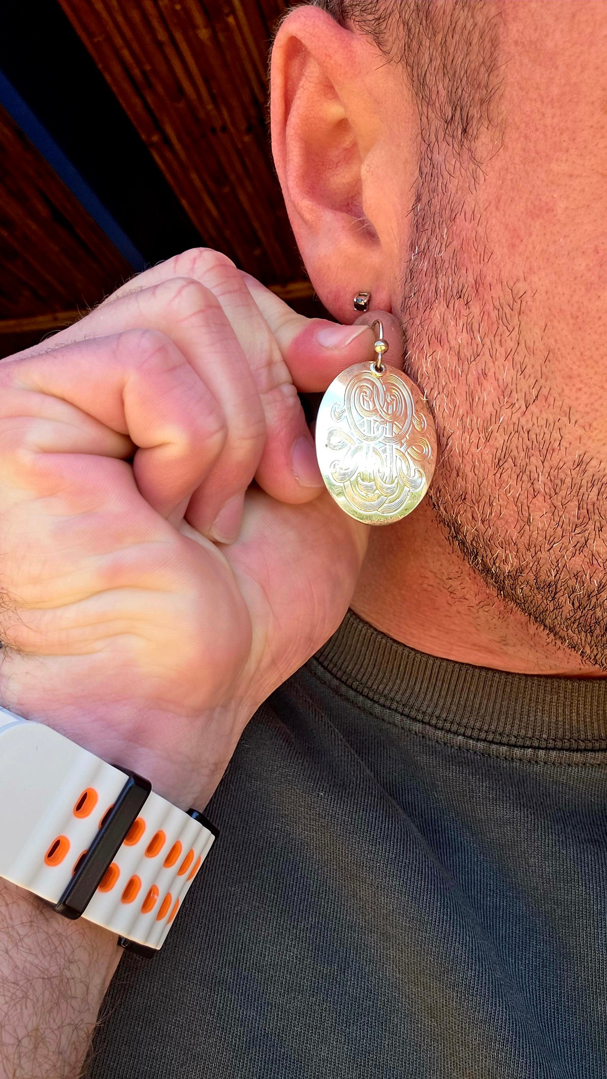 A stunning pair of vintage French designer costume earrings by Gas Bijoux, from the brand’s earlier creations!