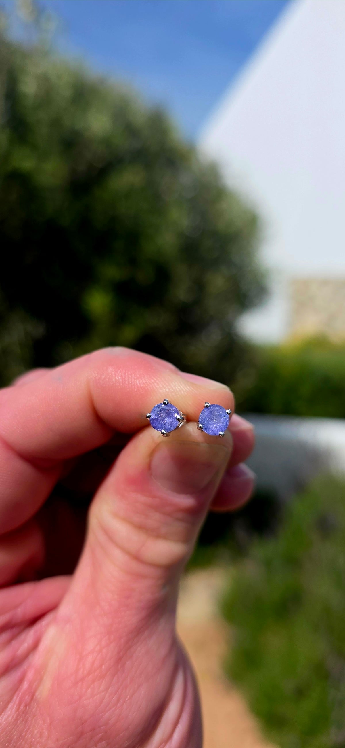 Minimalistic and perfectly UNISEX — these are the kind of tanzanite studs you’ll reach for every single day!