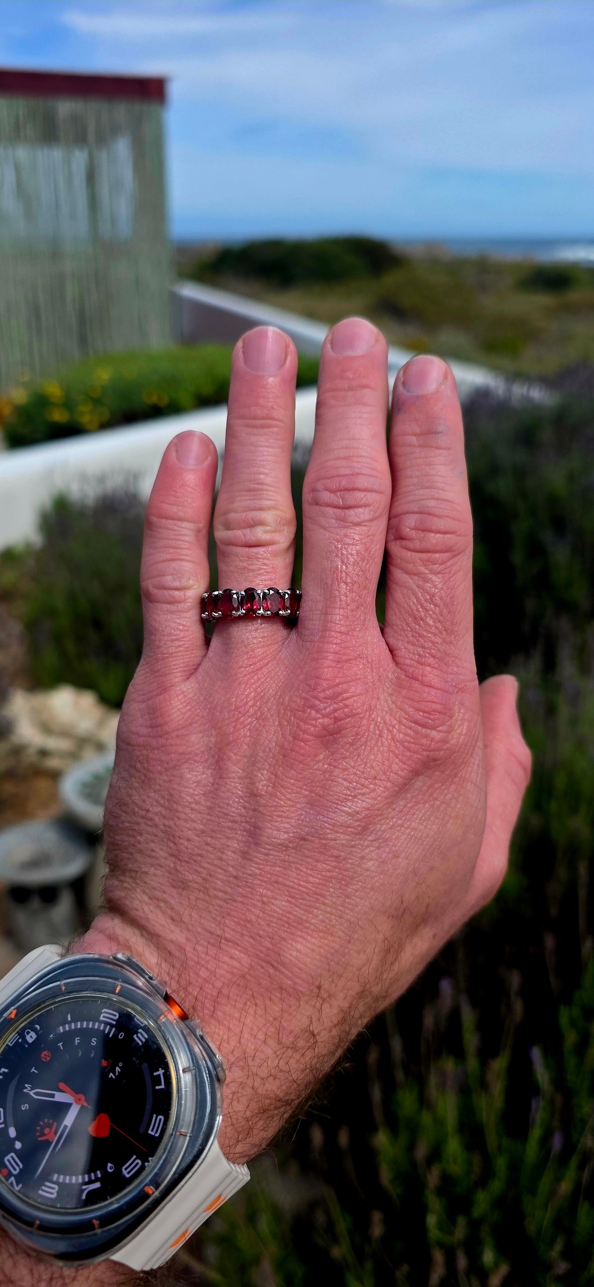Absolutely GORGEOUS full eternity ring, dressed in the most enchanting shades of raspberry red and rich wine!!