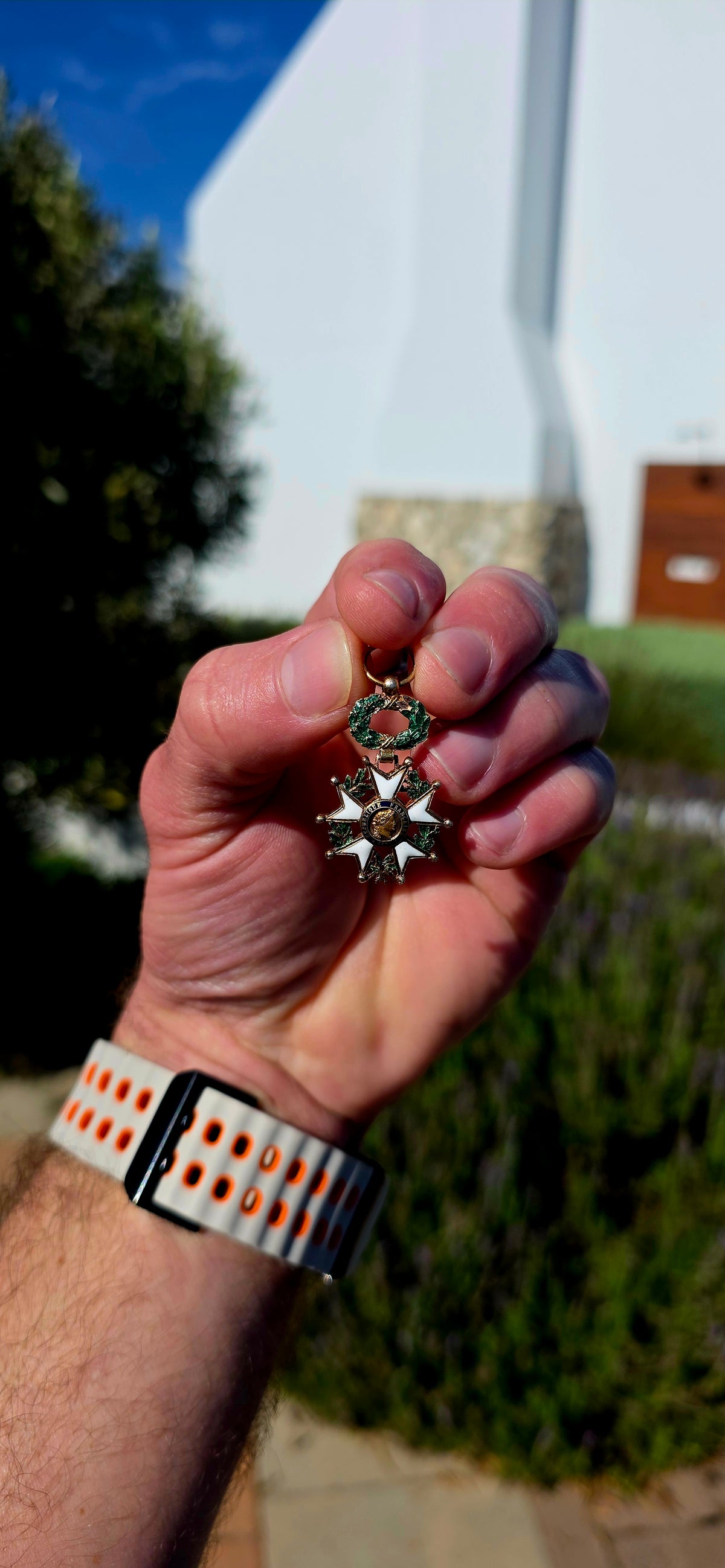 A beautifully detailed miniature French Légion d'Honneur (Legion of Honour) decoration, crafted in silver with gold plating and exquisite colourful enamel work!