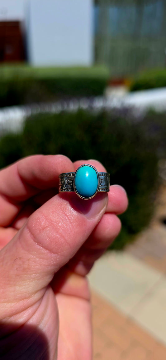 A beautifully crafted vintage unisex artisan sterling silver dress ring, inspired by the mysterious beauty and symbolism of ancient Egypt!